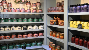 Vendre ses bougies en boutique : catalogue, tarifs et démarchage efficace, on t’explique tout !